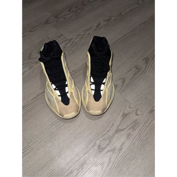 Yeezy 700 Azael - Picture 1 of 3